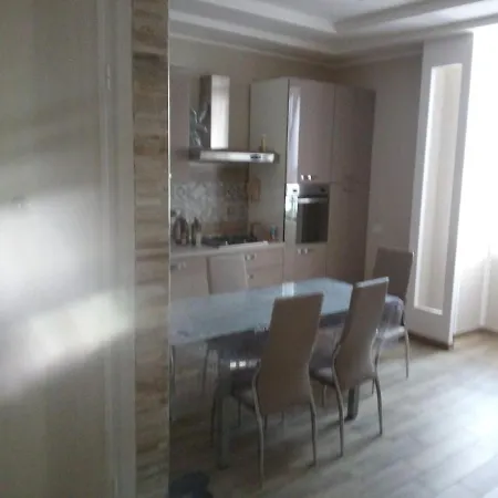 Privat bolig Первый Этаж. Трехкомнатная Квартира.